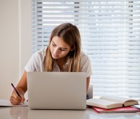 5 LÍ DO ĐỂ LÀM BÀI TOEFL iBT TẠI NHÀ