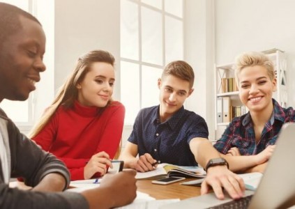 5 BÀI HỌC ĐỂ ĐỜI THỰC TẬP TRÁI NGÀNH KHI ĐI DU HỌC