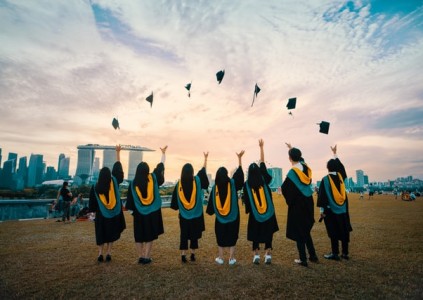3 LÍ DO TẠI SAO SINH VIÊN KHÔNG NÊN TRÌ HOÃN VIỆC HỌC VÀO NĂM NAY